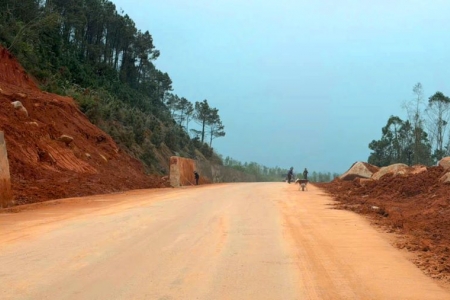 Hà Tĩnh: Thông tuyến đường ven biển sau hơn 1 tháng bị sạt lở chia cắt