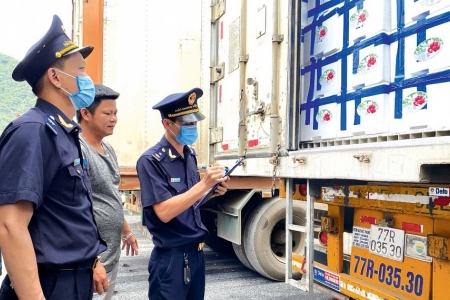 Thu ngân sách từ hoạt động xuất nhập khẩu tháng 11 giảm 9,6% so với tháng 10/2025