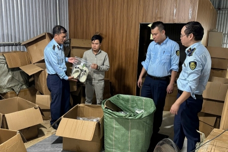 QLTT Quảng Ninh ra quân chống hàng giả cuối năm, thu phạt hơn 2 tỷ đồng