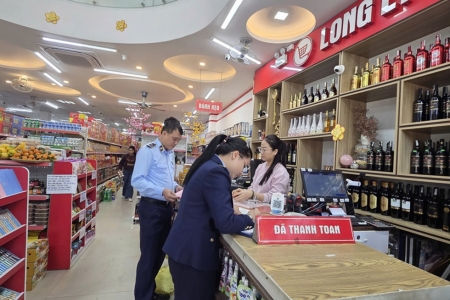 Mở đợt cao điểm chống buôn lậu, gian lận thương mại dịp Tết Bính Ngọ 2026