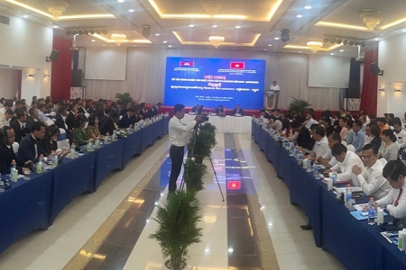 Đặt mục tiêu kim ngạch 20 tỷ USD vào 2030: Việt Nam tăng tốc hoàn thiện hạ tầng thương mại biên giới Campuchia