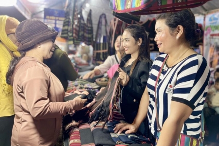 Gia Lai tổ chức hai Phiên chợ vùng đồng bào dân tộc thiểu số, xúc tiến tiêu thụ nông sản bản địa .