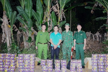 Đồng Nai: Bắt quả tang đối tượng vận chuyển 144 kg pháo lậu