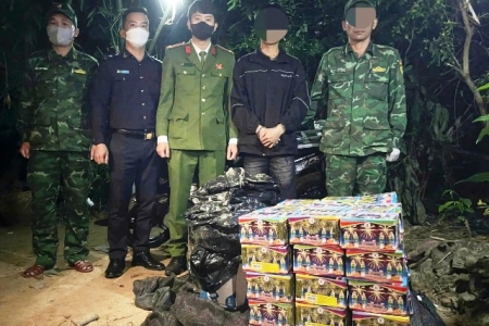 Quảng Trị: Triệt phá vụ vận chuyển 557kg pháo hoa nổ·