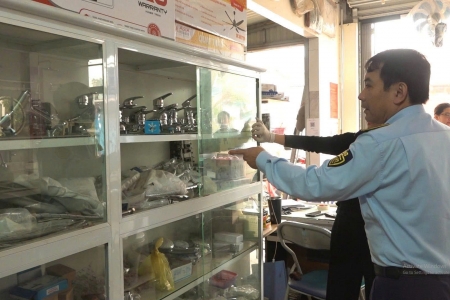 Đoàn kiểm tra liên ngành xã An Lão ra quân kiểm tra, chống buôn lậu, gian lận thương mại và hàng giả năm 2025