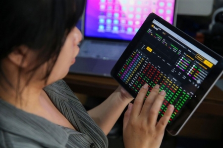 Nhận định chứng khoán 16/12: Thị trường giằng co, rủi ro điều chỉnh vẫn hiện hữu