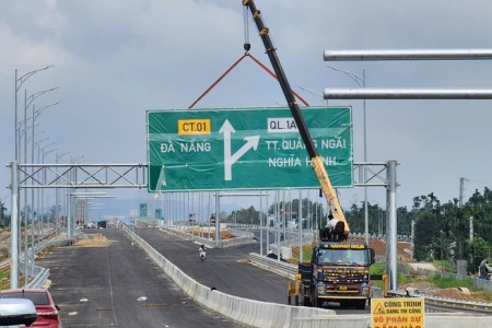 Cao tốc Quảng Ngãi - Hoài Nhơn: 'Tất bật' trước ngày thông xe 19/12