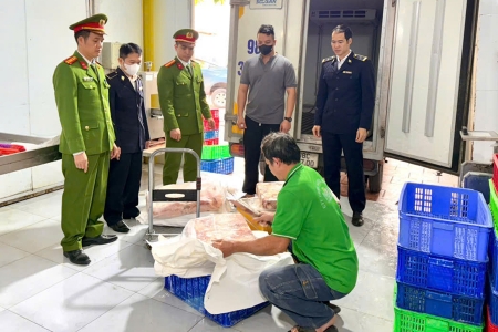 Bắc Ninh: Phát hiện hơn 1 tấn sản phẩm động vật không rõ nguồn gốc, xuất xứ