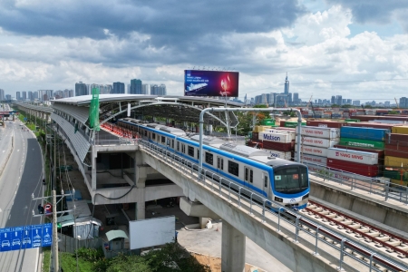 Metro TP. HCM tăng chuyến phục vụ hành khách dịp lễ cuối năm