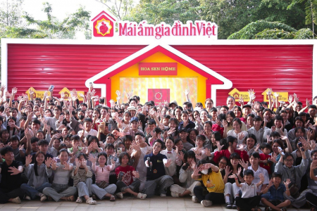 “Mái ấm gia đình Việt” trao 2,5 tỷ đồng cho hộ nghèo tại Tây Ninh