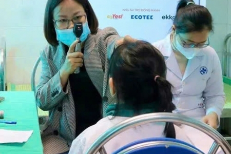 Hưng Yên: Phẫu thuật miễn phí cho trẻ có khuyết tật về mắt