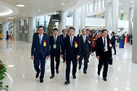 Phó Thủ tướng Lê Thành Long dự khánh thành công trình xây dựng Bệnh viện Bạch Mai và Việt Đức cơ sở 2