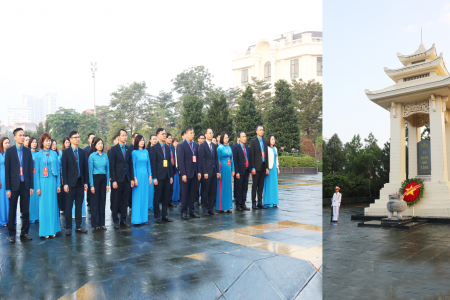 Đoàn đại biểu dự Đại hội Công đoàn tỉnh Bắc Ninh lần thứ I dâng hương tại Đài tưởng niệm các Anh hùng liệt sĩ