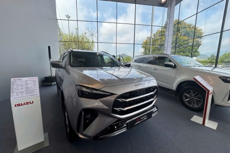 Đề xuất giảm 6 triệu đồng lệ phí khi đăng ký xe ô tô ở Hà Nội và TPHCM