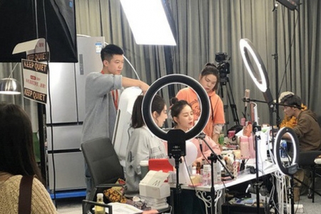 Bộ Tài chính: Tăng cường kiểm tra thuế với KOL, KOC bán hàng livestream