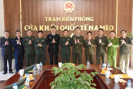 Giám đốc Công an tỉnh Thanh Hóa thăm, tặng quà Công an 6 xã biên giới giáp Lào