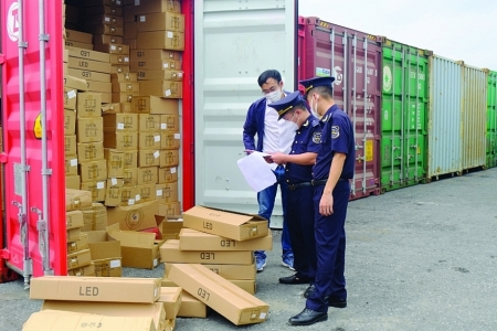Siết quản lý hải quan với hàng quá cảnh và nguyên liệu nhập để gia công, sản xuất xuất khẩu