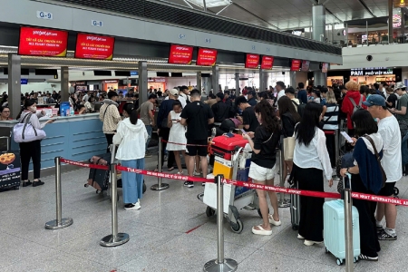 Lượng khách qua sân bay Tân Sơn Nhất dịp Tết Dương lịch 2026 tăng mạnh