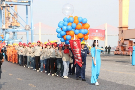 Cảng Hải Phòng ra quân sản xuất đầu năm 2026, quyết tâm tăng tốc, bứt phá mạnh mẽ