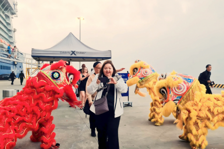 Quảng Ninh tưng bừng đón hơn 3.000 khách quốc tế du lịch tàu biển ngày đầu năm mới