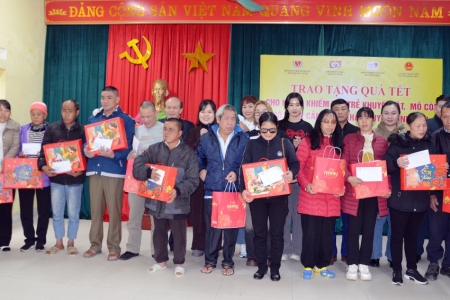 Quảng Ninh dành trên 141,1 tỷ đồng thăm hỏi, tặng quà Tết Nguyên đán Bính Ngọ