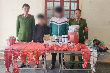 Nghệ An: Phát hiện học sinh THCS tự chế pháo nổ để bán trong trường học