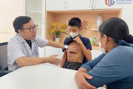 Quảng Ninh: 4 bác sĩ được công nhận là giảng viên thỉnh giảng Trường Đại học Y Hà Nội