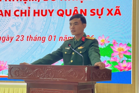 Xã Lạc Phượng tổ chức hội nghị bàn giao các chức danh của Ban Chỉ huy quân sự xã