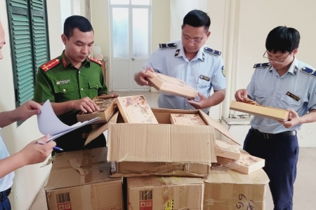 Quản lý thị trường Hà Nội quyết liệt xử lý gian lận thực phẩm sát Tết Bính Ngọ