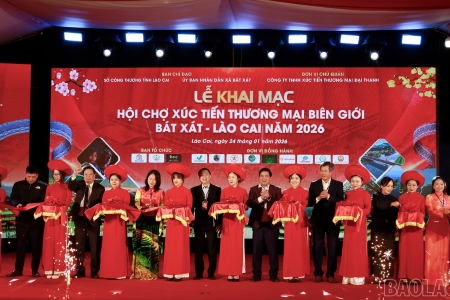 Khai mạc Hội chợ xúc tiến thương mại biên giới Bát Xát - Lào Cai 2026