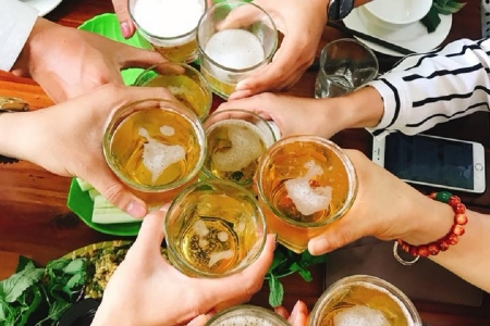 Cảnh giác bia giả tràn lan dịp Tết Nguyên đán Bính Ngọ 2026