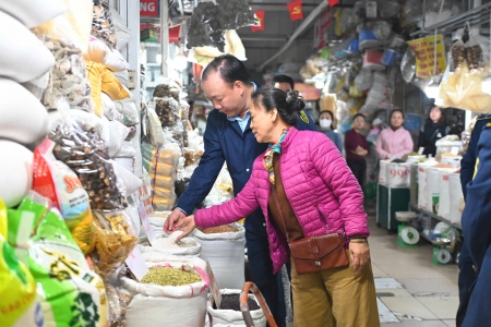 Hà Nội: Tăng cường kiểm soát thị trường, ổn định hàng hóa những ngày giáp Tết