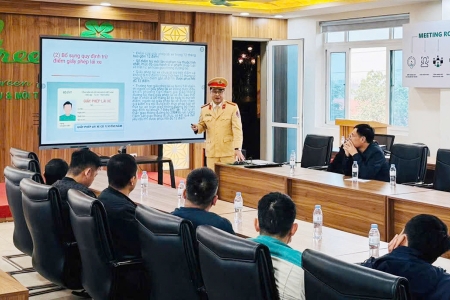 Bắc Ninh: Tuyên truyền pháp luật an toàn giao thông cho công nhân