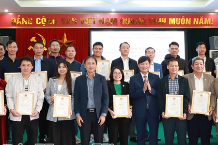 Hưng Yên trao giấy chứng nhận 44 sản phẩm OCOP năm 2025