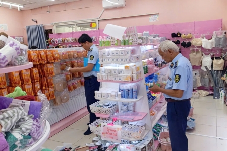 Vĩnh Long: Tiêu hủy 880 sản phẩm mỹ phẩm, thực phẩm không rõ nguồn gốc xuất xứ