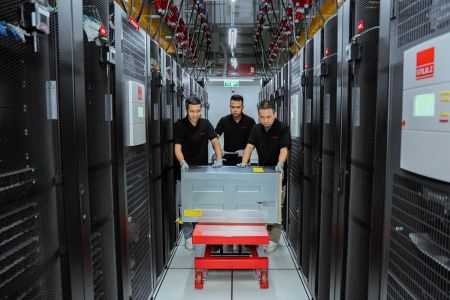 Viettel vận hành siêu máy tính NVIDIA DGX B200 đầu tiên tại Việt Nam