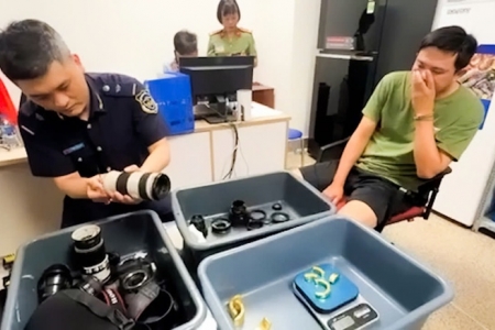 Xem xét điều chỉnh quy định về lượng vàng được mang theo khi xuất nhập cảnh