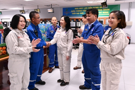 Tiếp thêm động lực, sự gắn kết với người lao động trực vận hành dịp Tết tại Nhà máy Lọc dầu Dung Quất