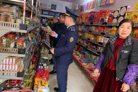 Cao Bằng: Đội Quản lý thị trường số 3 tăng cường kiểm tra, đảm bảo an toàn thực phẩm dịp Tết