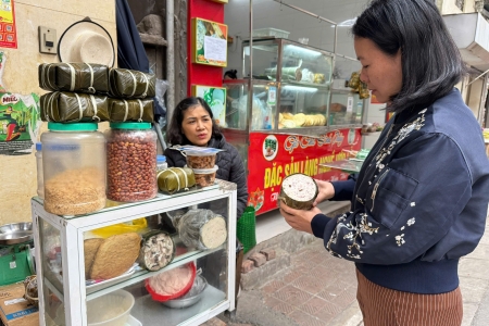 Giữ mâm cơm Xuân an toàn từ khâu chọn thực phẩm chế biến sẵn