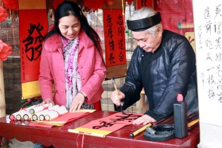 Nét đẹp thư pháp Việt trong sắc xuân dân tộc