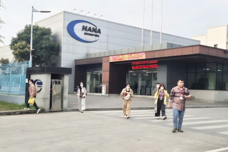 Bắc Ninh: Nhiều doanh nghiệp tổ chức “3 ca, 4 kíp” làm xuyên Tết