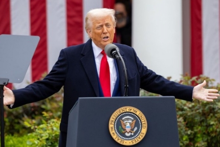 Tổng thống Trump tuyên bố tạm áp thuế toàn cầu 10% sau phán quyết của Tòa án Tối cao