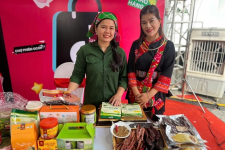 Nâng cao năng lực quản lý, mở rộng cánh cửa thương mại điện tử về địa phương