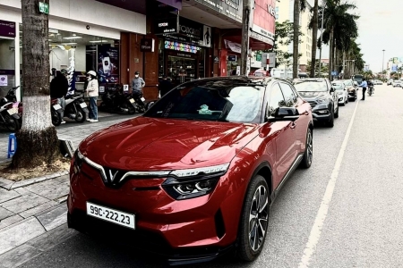 Tiết kiệm tới 25 triệu đồng tiền nhiên liệu mỗi tháng, chủ xe bày tỏ: “Biết thế mua VinFast VF 8 sớm hơn”