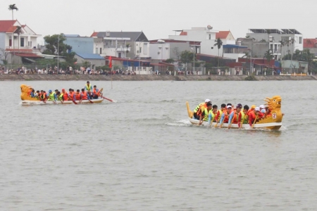 Giải Đua thuyền rồng truyền thống trên sông Đa Độ chào mừng Đại hội Thể dục thể thao thành phố Hải Phòng lần thứ X