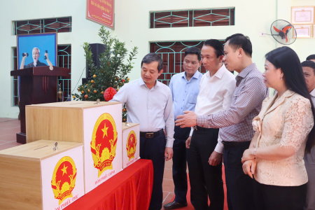 Chủ tịch UBND tỉnh Bắc Ninh kiểm tra công tác chuẩn bị bầu cử tại phường Nam Sơn và Kinh Bắc