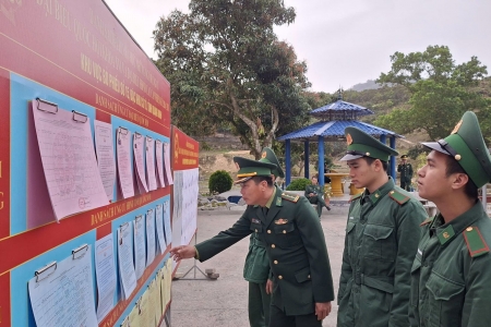 Rộn ràng Ngày hội non sông giữa biển khơi