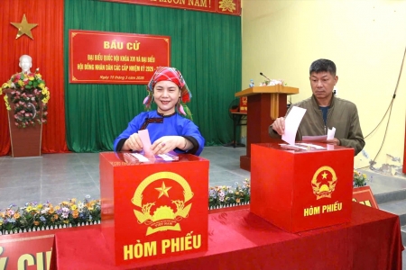 Lạng Sơn: 99,94% cử tri tham gia bỏ phiếu, các tổ bầu cử tiến hành kiểm phiếu