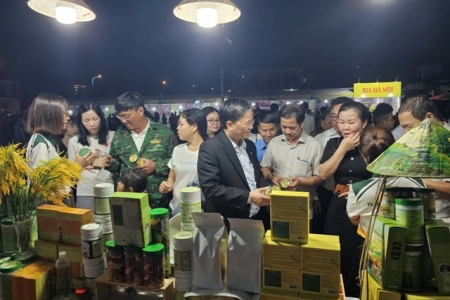 Phiên chợ OCOP Quảng Trị: Cầu nối đưa nông sản đến người tiêu dùng